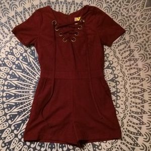 Soft/warm playful, dark-reddish Romper Suit❤️